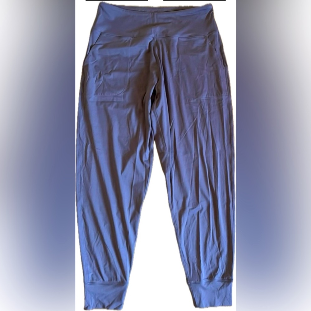 Athletic pants with pockets- comfortable and soft. Women’s size Large